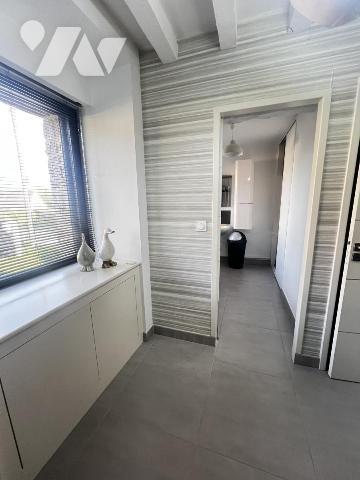 A 5 min de BAGNOLES DE L'ORNE et LA FERTE MACE, maison 4 ch, garages, terrain