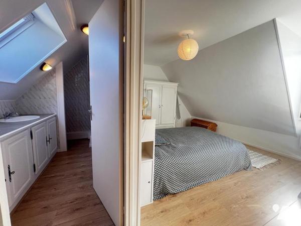 A 5 min de BAGNOLES DE L'ORNE et LA FERTE MACE, maison 4 ch, garages, terrain