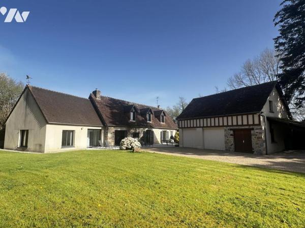 A 5 min de BAGNOLES DE L'ORNE et LA FERTE MACE, maison 4 ch, garages, terrain