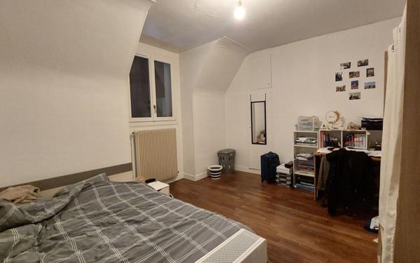 Immeuble à vendre    5 pièces • 154,70 m2 Évreux