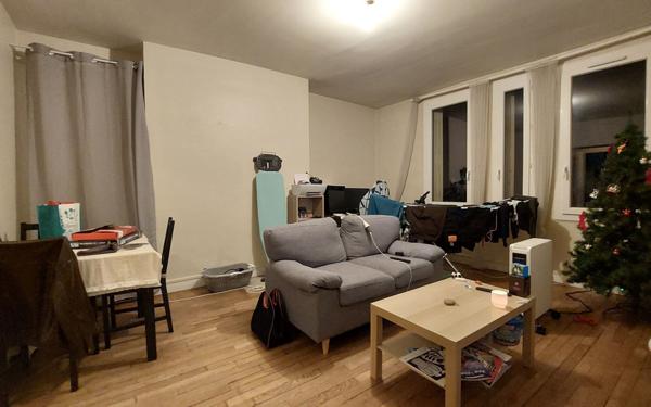 Immeuble à vendre    5 pièces • 154,70 m2 Évreux