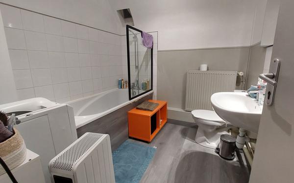 Immeuble à vendre    5 pièces • 154,70 m2 Évreux