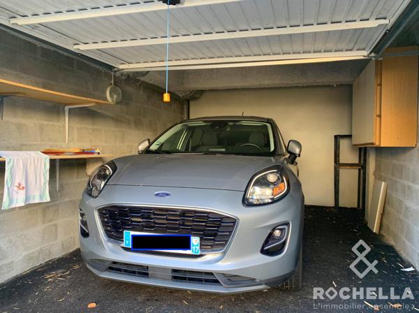 Aytré centre, appartement lumineux de 60m2, 2 chambres avec balcon et garage privatif.