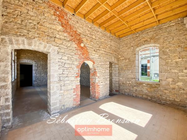 Le meilleur des deux mondes : une maison dans une résidence !