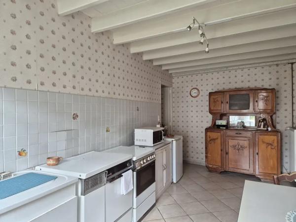 Charmante maison en plein coeur d'Aigre Idéalement située !