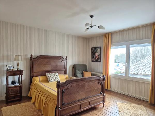 Charmante maison en plein coeur d'Aigre Idéalement située !