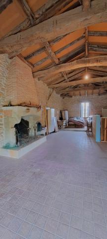 Entre Bazas et Langon -Maison en pierre -5 chambres ,  dépendance attenante , 1700 de terrain clos .33430