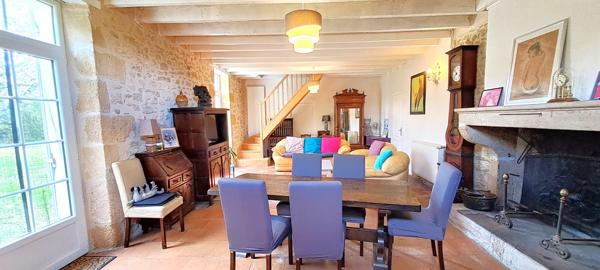 Entre Bazas et Langon -Maison en pierre -5 chambres ,  dépendance attenante , 1700 de terrain clos .33430
