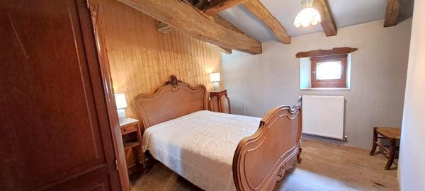 Entre Bazas et Langon -Maison en pierre -5 chambres ,  dépendance attenante , 1700 de terrain clos .33430
