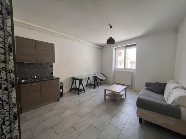Appartement
                                                                                                                                                                                                                                                                                                                        2 pièce(s)                                                                                                                                                                                                          1 chambre(s)                                                                                                                                                                                                          34.41  m²