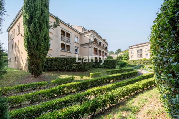 Appartement t4, terasse, 2 parkings, 1 cave