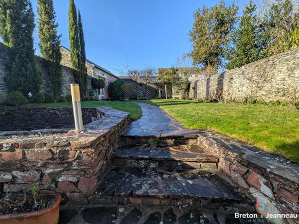 Maison 53000 10 pièce(s) 255 m2