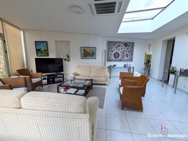 Maison 53000 10 pièce(s) 255 m2