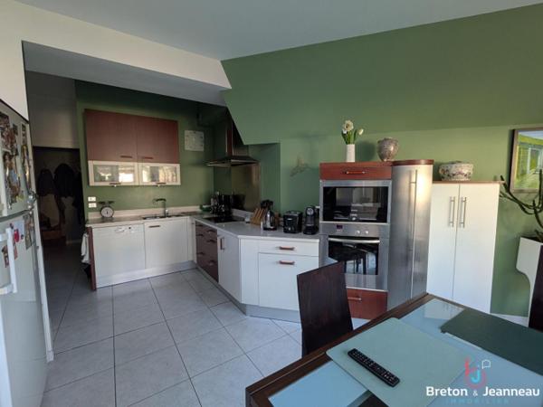 Maison 53000 10 pièce(s) 255 m2