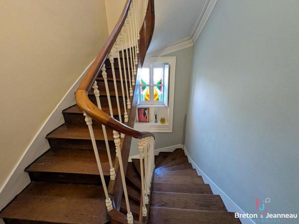 Maison 53000 10 pièce(s) 255 m2