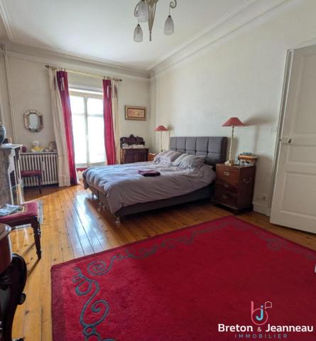 Maison 53000 10 pièce(s) 255 m2