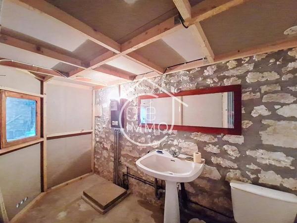 Pineuilh: maison en pierre de 137m² avec grange en bord de Dordogne
