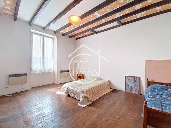 Pineuilh: maison en pierre de 137m² avec grange en bord de Dordogne