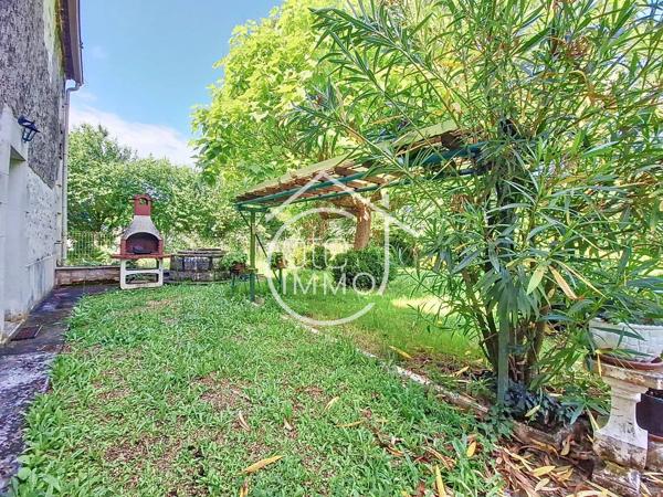 Pineuilh: maison en pierre de 137m² avec grange en bord de Dordogne