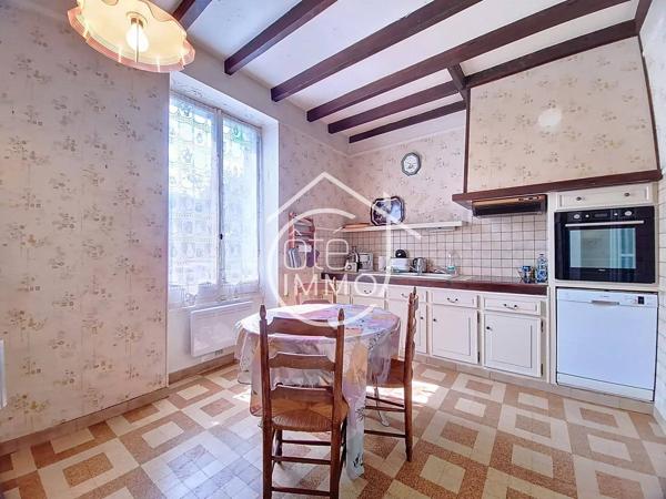 Pineuilh: maison en pierre de 137m² avec grange en bord de Dordogne