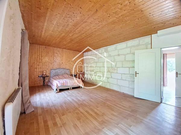 Pineuilh: maison en pierre de 137m² avec grange en bord de Dordogne