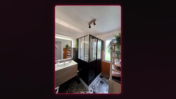 Maison en pierre entièrement rénovée, 173,30 m², six chambres, garage et jardin clos de 994 m² · Rostrenen (22)