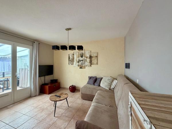 Appartement T2/3 – Véranda – Terrasse - Place de parking - 83700 Saint-Raphaël - Réf 86904422