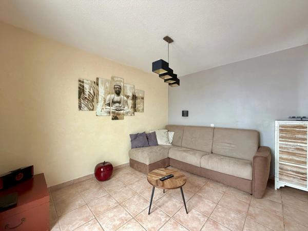 Appartement T2/3 – Véranda – Terrasse - Place de parking - 83700 Saint-Raphaël - Réf 86904422