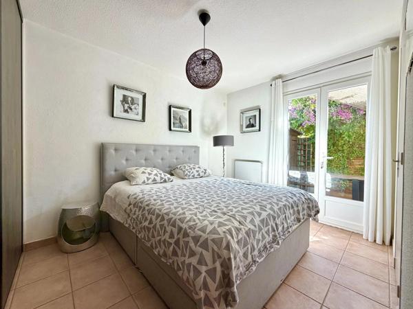 Appartement T2/3 – Véranda – Terrasse - Place de parking - 83700 Saint-Raphaël - Réf 86904422