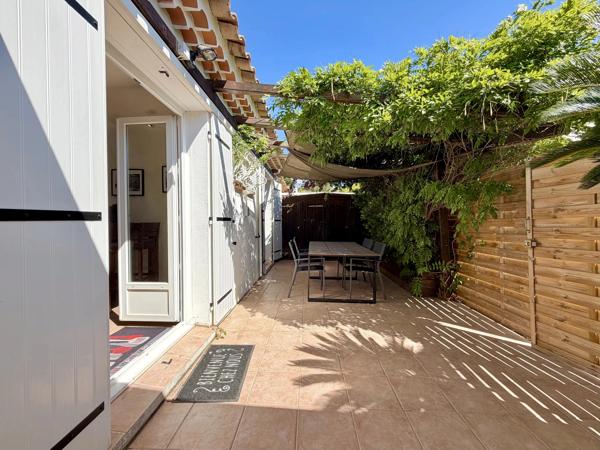 Appartement T2/3 – Véranda – Terrasse - Place de parking - 83700 Saint-Raphaël - Réf 86904422