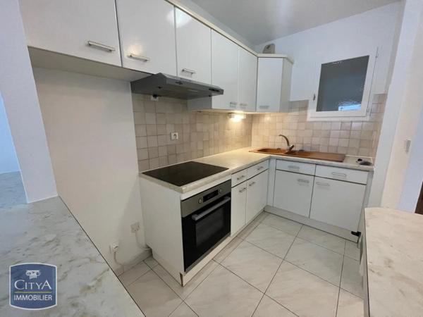 Appartement à louer 2 pièces 43m² Fréjus (83600)