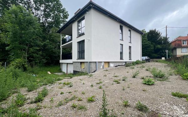 Immeuble à vendre    8 pièces •  Phalsbourg