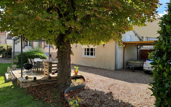 Maison à vendre    7 pièces •  Nogent-le-Rotrou