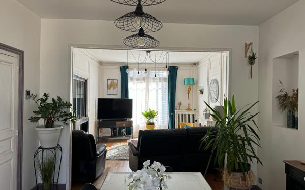 Maison à vendre    7 pièces •  Nogent-le-Rotrou