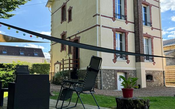 Maison à vendre    7 pièces •  Nogent-le-Rotrou