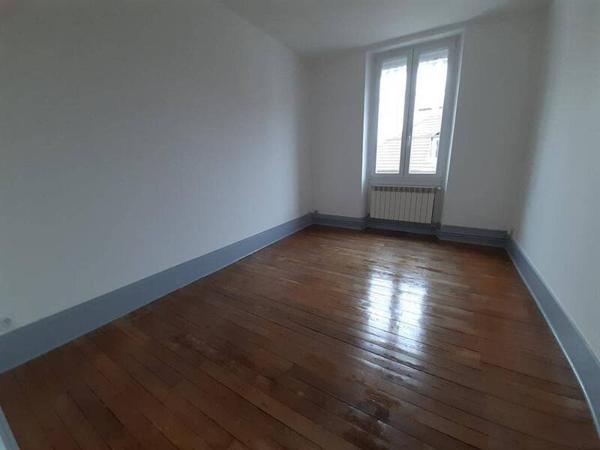 Appartement 4 pièces                                        - 38000 Grenoble Réf : 5480