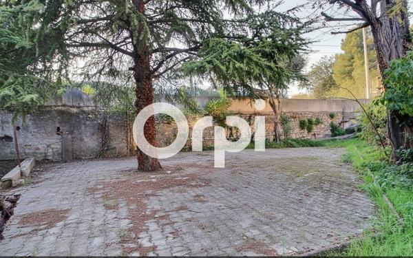 Maison à vendre    6 pièces • 100 m2 Marseille 10