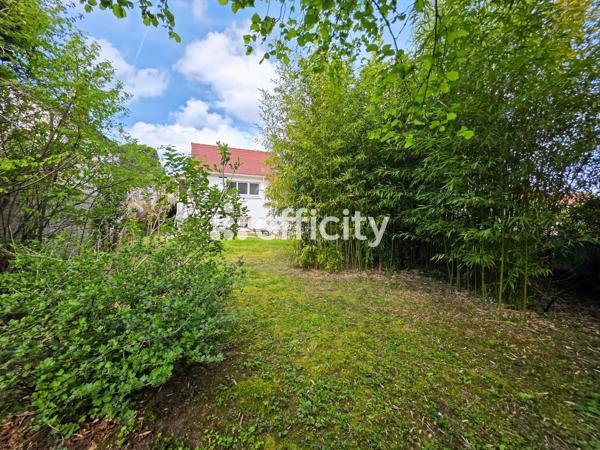 Maison
         5 pièces
        - 123 m² Exclusivité 375 000 € *