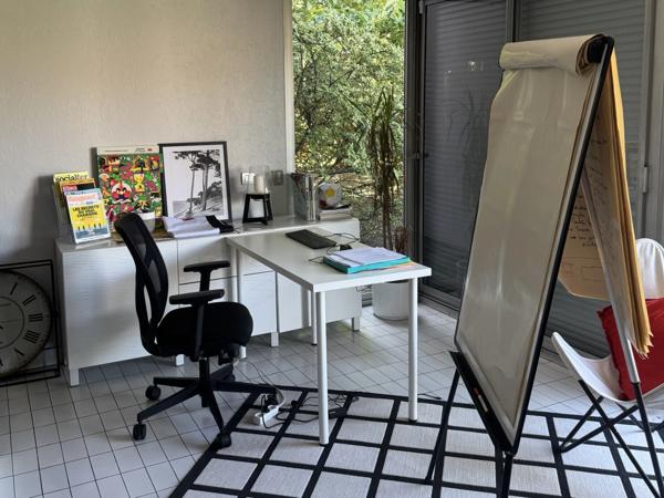 A vendre immeuble professionnel 360 m2 sur 1363 M3 de terrain clos et arboré à CLERMONT FERRAND (63)