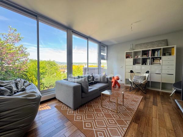 A vendre immeuble professionnel 360 m2 sur 1363 M3 de terrain clos et arboré à CLERMONT FERRAND (63)