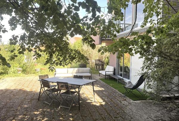 A vendre immeuble professionnel 360 m2 sur 1363 M3 de terrain clos et arboré à CLERMONT FERRAND (63)
