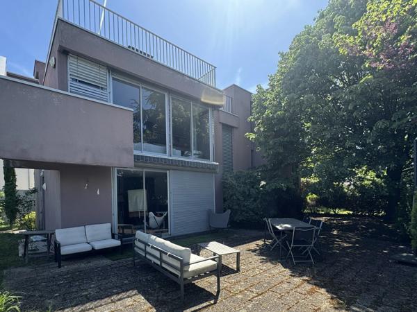 A vendre immeuble professionnel 360 m2 sur 1363 M3 de terrain clos et arboré à CLERMONT FERRAND (63)