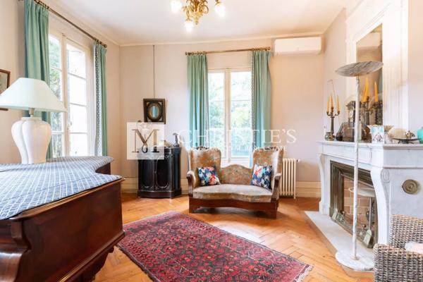 Au coeur de Libourne, magnifique propriété pleine de charme à rénover