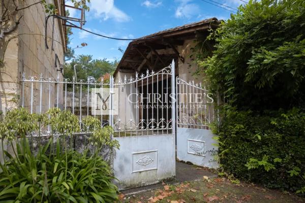 Au coeur de Libourne, magnifique propriété pleine de charme à rénover