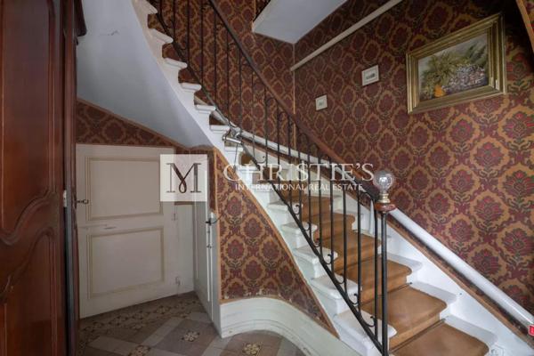 Au coeur de Libourne, magnifique propriété pleine de charme à rénover