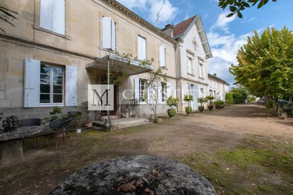 Au coeur de Libourne, magnifique propriété pleine de charme à rénover