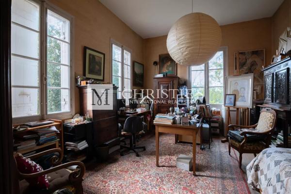 Au coeur de Libourne, magnifique propriété pleine de charme à rénover