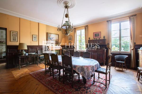 Au coeur de Libourne, magnifique propriété pleine de charme à rénover