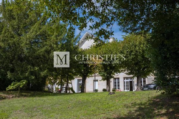 Au coeur de Libourne, magnifique propriété pleine de charme à rénover