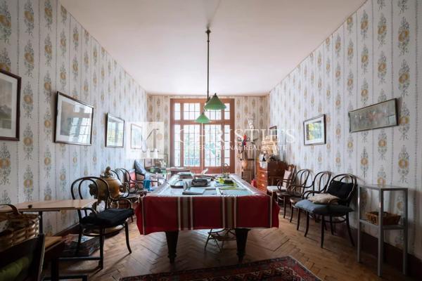 Au coeur de Libourne, magnifique propriété pleine de charme à rénover